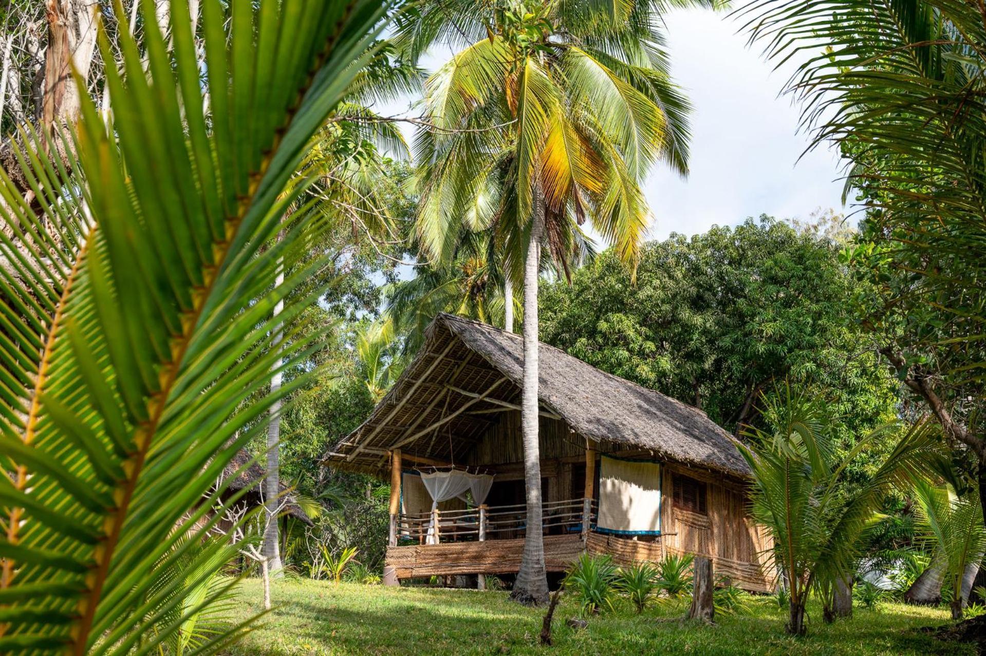 Pole Pole Bungalows Utende Exterior photo